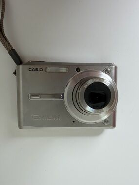 Casio Exilim EX S600 Zoom Digital Camera Silver Y2K Digicam